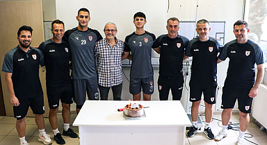 Efe Berat Törüz ve Berat Efe Eser'de sürpriz doğum günü