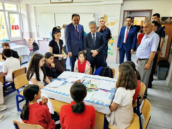 BİLİM KÖYDE PROJESİYLE KÖY OKULUNDA BİLİM RÜZGÂRI ESTİ - Fotoğraf 5