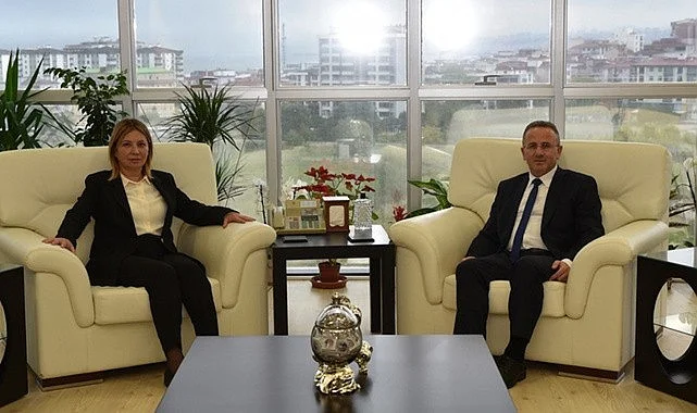 İHA Samsun Bölge Müdürü Kasım’dan Rektör Aydın’a Hayırlı Olsun Ziyareti