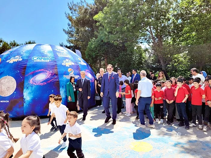 BİLİM KÖYDE PROJESİYLE KÖY OKULUNDA BİLİM RÜZGÂRI ESTİ - Fotoğraf 1