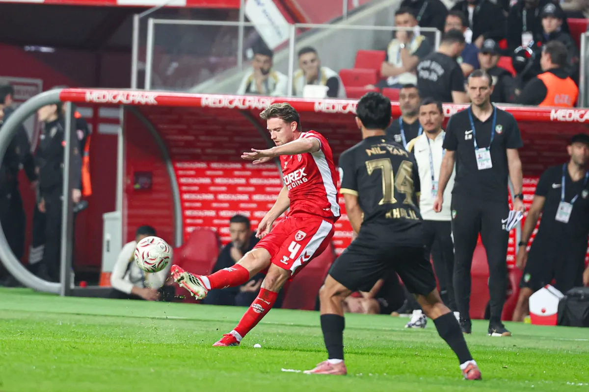 Samsunspor’da Kırmızı Kart Kabusu! Amedspor 3 Puanı Aldı - Fotoğraf 5