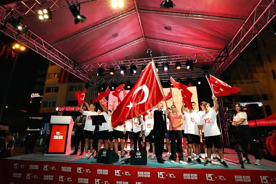 SAMSUN’DA ON BİNLER 15 TEMMUZ DEMOKRASİ VE MİLLİ BİRLİK GÜNÜ ETKİNLERİNDE BULUŞTU - Fotoğraf 7