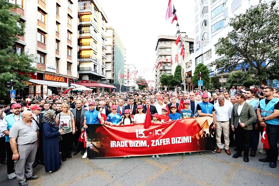 SAMSUN’DA ON BİNLER 15 TEMMUZ DEMOKRASİ VE MİLLİ BİRLİK GÜNÜ ETKİNLERİNDE BULUŞTU - Fotoğraf 2