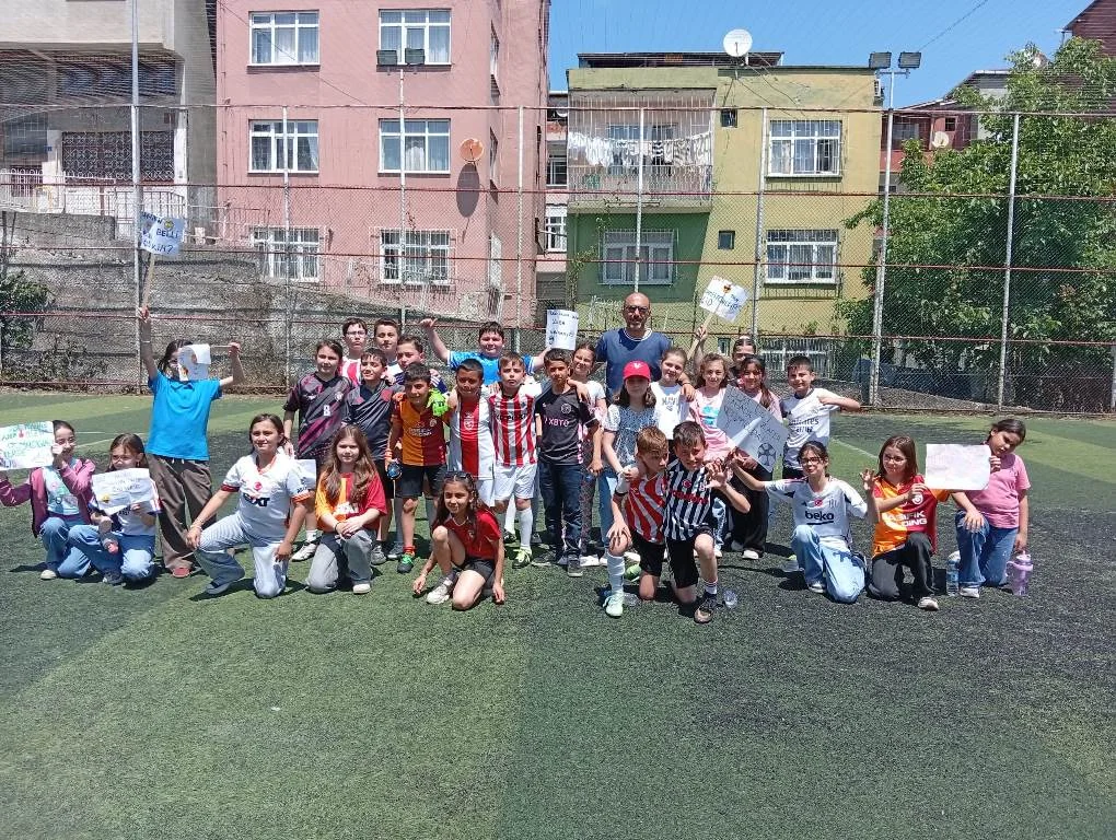Samsun'da Şehit Cengiz Topel İlkokulu’nda Futbol Şöleni! Şampiyonlar Belli Oldu - Fotoğraf 4