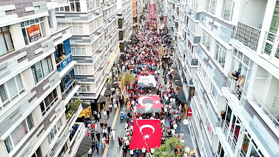 SAMSUN’DA ON BİNLER 15 TEMMUZ DEMOKRASİ VE MİLLİ BİRLİK GÜNÜ ETKİNLERİNDE BULUŞTU - Fotoğraf 3