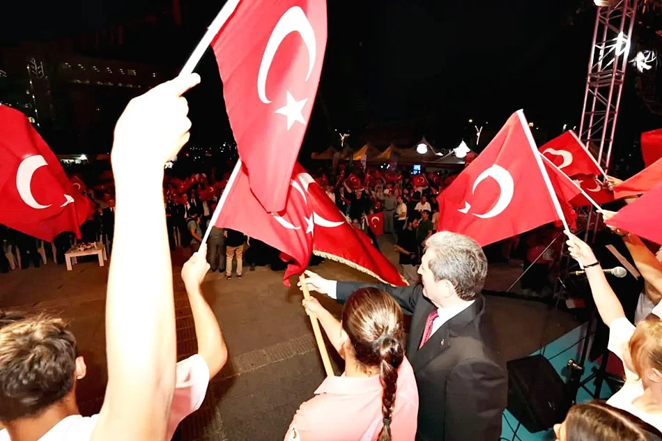 SAMSUN’DA ON BİNLER 15 TEMMUZ DEMOKRASİ VE MİLLİ BİRLİK GÜNÜ ETKİNLERİNDE BULUŞTU - Fotoğraf 8