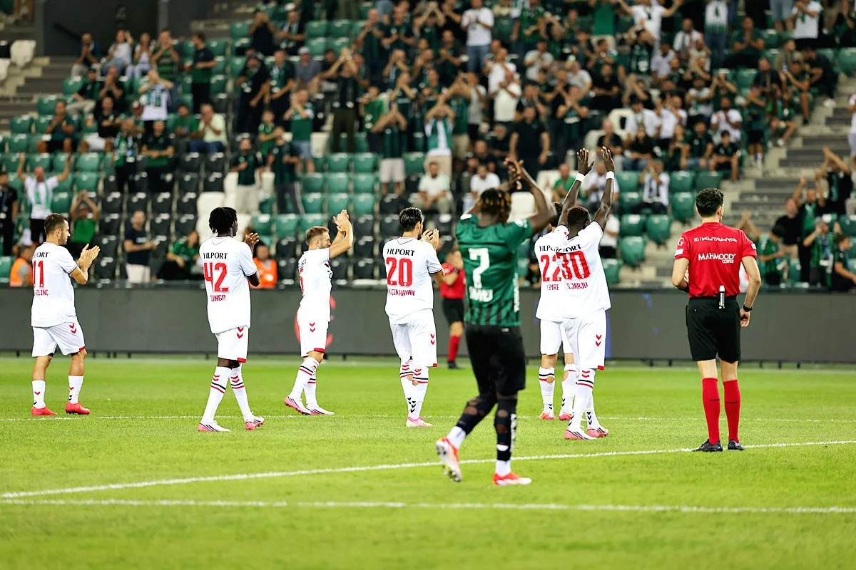 Samsunspor’a Kocaeli’de Soğuk Duş! 1-0’lık Mağlubiyet - Fotoğraf 3