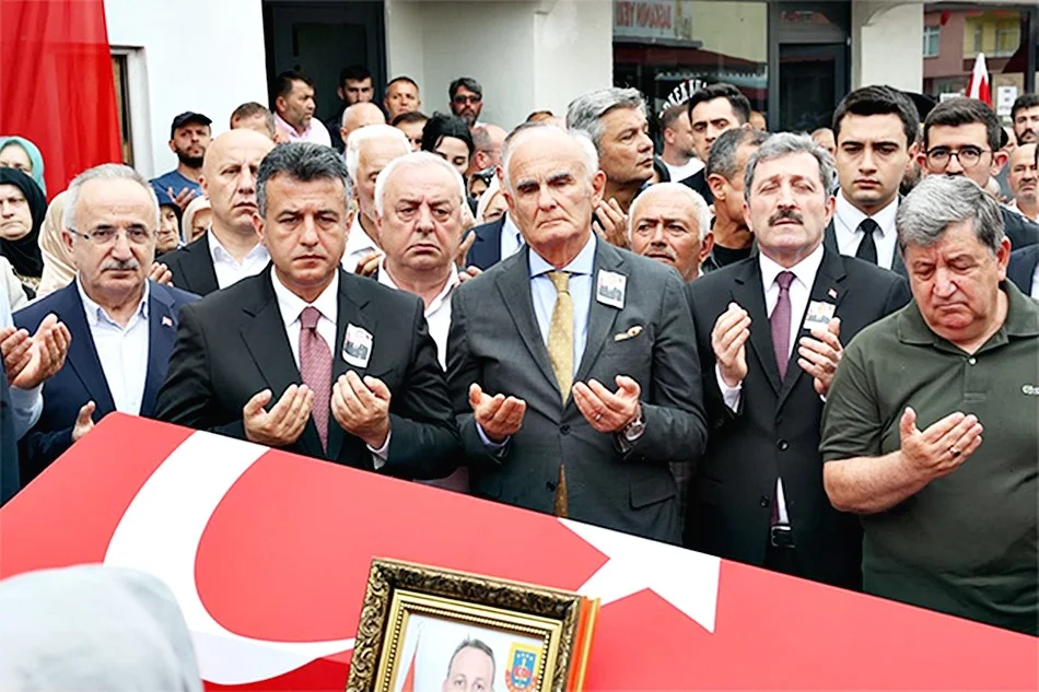SAMSUNLU ŞEHİT JANDARMA UZMAN ÇAVUŞ MEHMET DEMİRBAŞ SON YOLCULUĞUNA UĞURLANDI - Fotoğraf 5