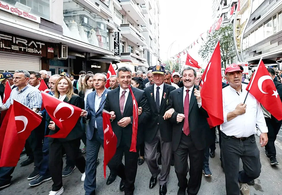 SAMSUN’DA ON BİNLER 15 TEMMUZ DEMOKRASİ VE MİLLİ BİRLİK GÜNÜ ETKİNLERİNDE BULUŞTU - Fotoğraf 1