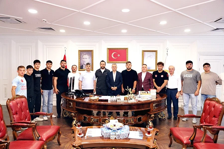 Güreşçiler Tarihi Kırkpınar Yağlı Güreşleri’nde İlkadım’ı temsil edecek - Fotoğraf 1