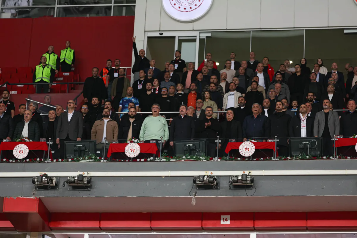 Samsunspor’da Kırmızı Kart Kabusu! Amedspor 3 Puanı Aldı - Fotoğraf 1