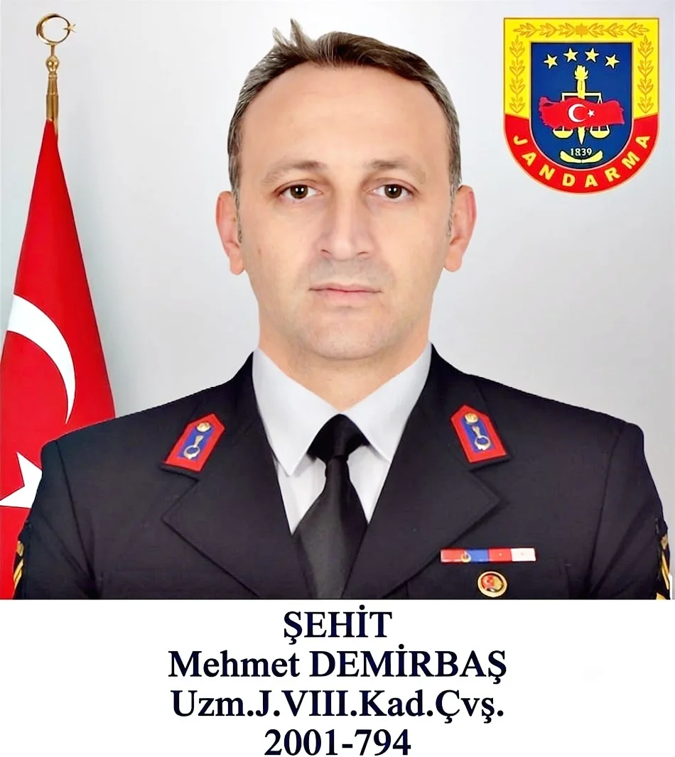 SAMSUNLU ŞEHİT JANDARMA UZMAN ÇAVUŞ MEHMET DEMİRBAŞ SON YOLCULUĞUNA UĞURLANDI - Fotoğraf 1