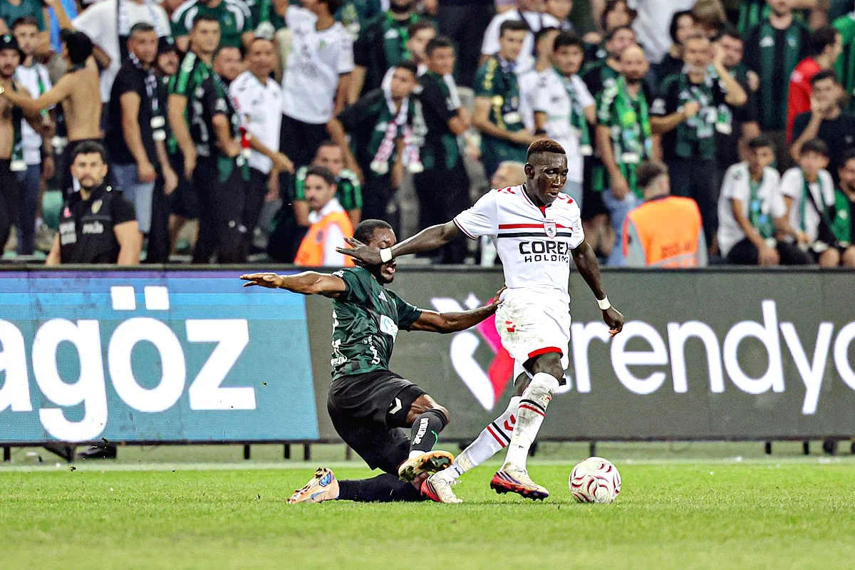 Samsunspor’a Kocaeli’de Soğuk Duş! 1-0’lık Mağlubiyet - Fotoğraf 9