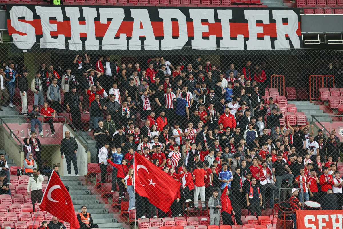 Samsunspor’da Kırmızı Kart Kabusu! Amedspor 3 Puanı Aldı - Fotoğraf 2