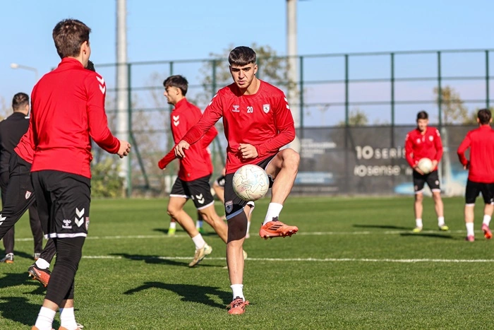 SAMSUNSPOR U19 TAKIMI, GALATASARAY MAÇI HAZIRLIKLARINI TAMAMLADI - Resim 3