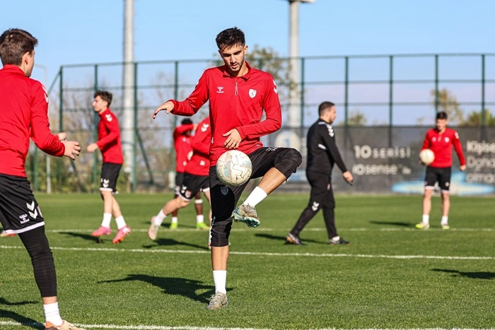 SAMSUNSPOR U19 TAKIMI, GALATASARAY MAÇI HAZIRLIKLARINI TAMAMLADI - Resim 4
