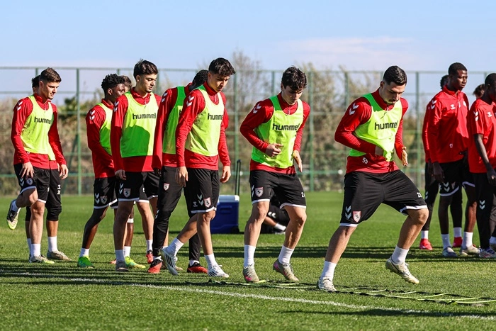 SAMSUNSPOR U19 TAKIMI, GALATASARAY MAÇI HAZIRLIKLARINI TAMAMLADI - Resim 7