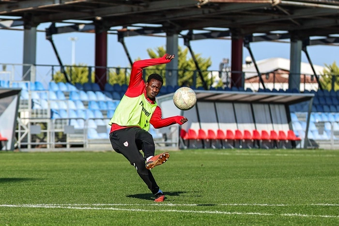 SAMSUNSPOR U19 TAKIMI, GALATASARAY MAÇI HAZIRLIKLARINI TAMAMLADI - Resim 10