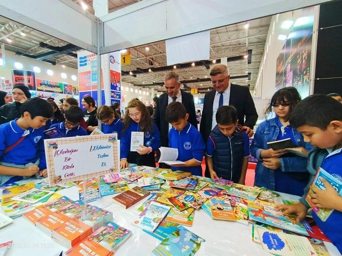 Karadeniz 8. Kitap Fuarı’na öğrencilerden yoğun ilgi! Samsun Haber - Resim 1