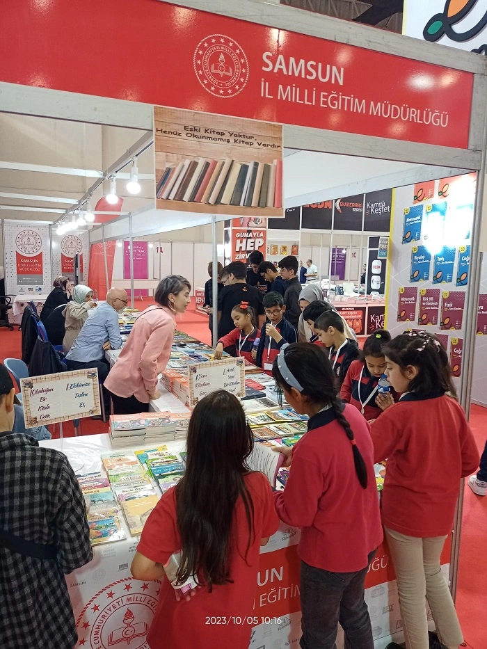 Karadeniz 8. Kitap Fuarı’na öğrencilerden yoğun ilgi! Samsun Haber - Resim 2