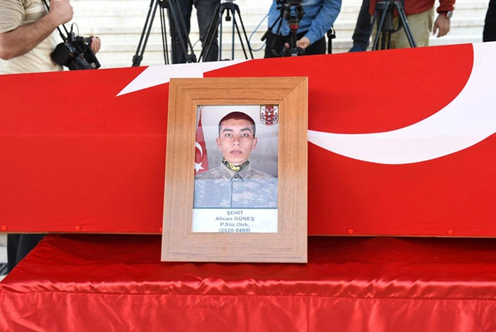 Kahraman Şehidimiz Alican Güneş dualarla ebediyete uğurlandı - Resim 3