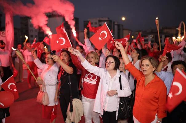 Eczacılar Cumhuriyetimizin 100. yılını coşkuyla kutladı - Resim 3