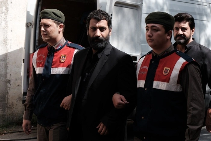 İki gözüm Ahmet: Sürgün oyuncuları ve konusu - Resim 6