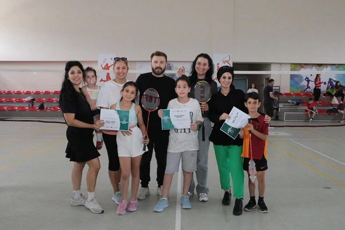 Veliler ve çocukları badmintonda yarıştı! Samsun spor haberleri - Resim 9