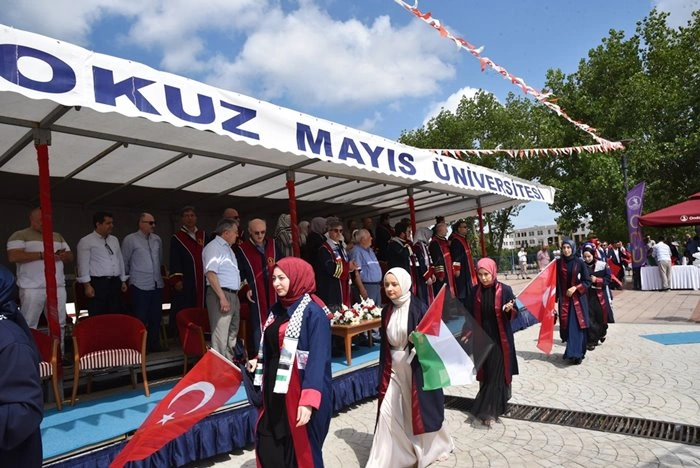 OMÜ İlahiyat Fakültesinde Mezuniyet Sevinci! Samsun Haberleri - Resim 1