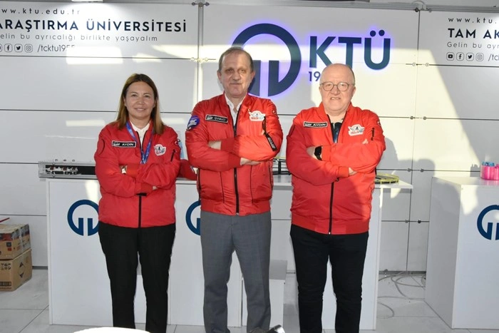 Rektör Aydın TEKNOFEST Akdeniz’de Çeşitli Ziyaretlerde Bulundu - Resim 3