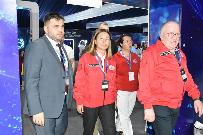 Rektör Aydın TEKNOFEST Akdeniz’de Çeşitli Ziyaretlerde Bulundu - Resim 7