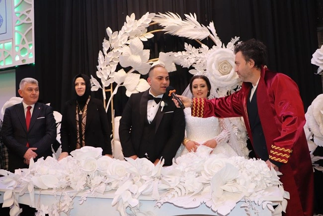 Merve Uysal ve Mustafa Sarı dünya evine girdi - Resim 2