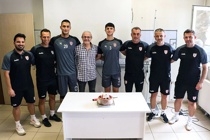 Efe Berat Törüz ve Berat Efe Eser'de sürpriz doğum günü - Resim 1