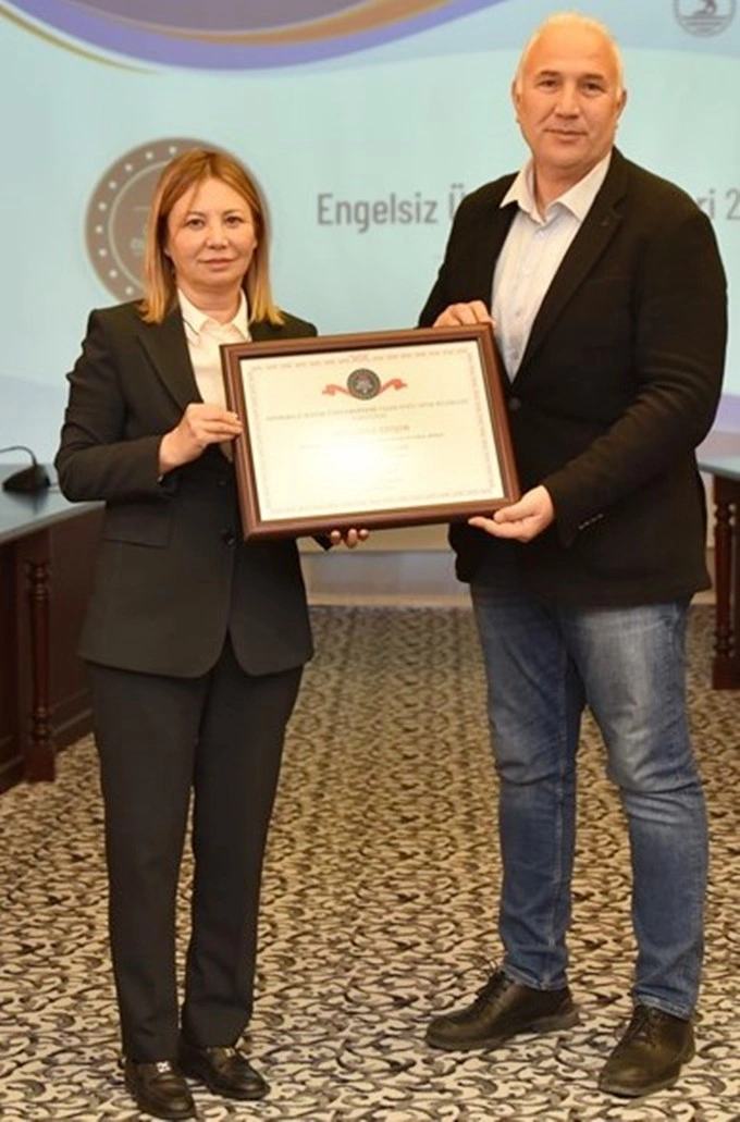 OMÜ Engelsiz Üniversite Ödülleri'nde 8 Turuncu Bayrak ödülüne layık görüldü - Resim 10