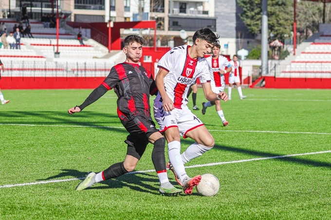 Özel Canik Uğur Okulları Finalde: 4-0'lık Zaferle Dinamik Okulları'nı Eledi - Resim 2