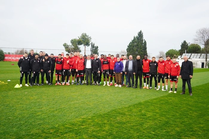 Samsun'da MHP'den Samsunspor’a Gaziantep FK maçı öncesi Moral Ziyareti - Resim 8
