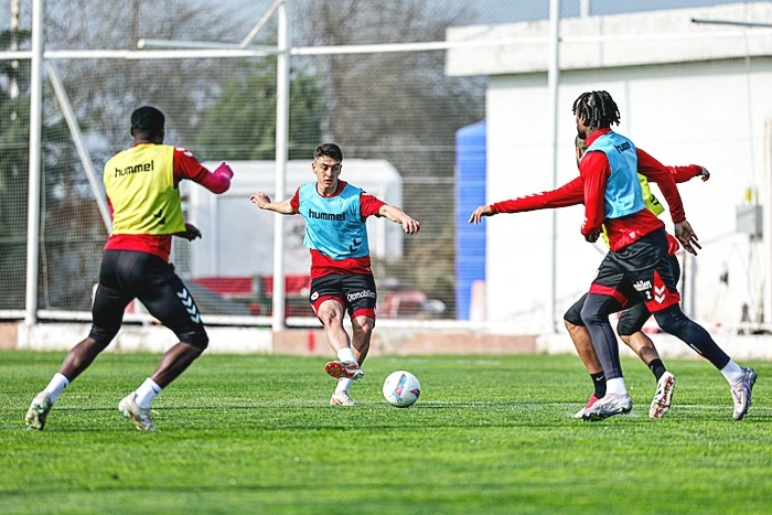 Samsunspor'da Kasımpaşa maçı hazırlıklarını sürdürdü - Resim 6