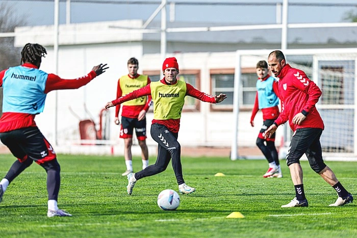 Samsunspor'da Kasımpaşa maçı hazırlıklarını sürdürdü - Resim 8