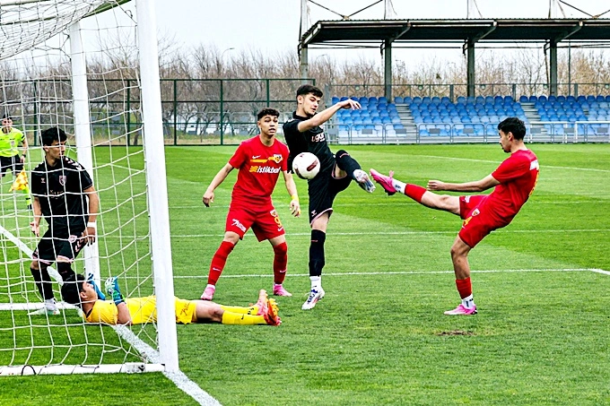 Samsunspor U19'dan Farklı Galibiyet: 4-0 - Resim 2