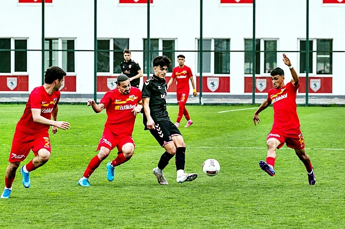Samsunspor U19'dan Farklı Galibiyet: 4-0 - Resim 7
