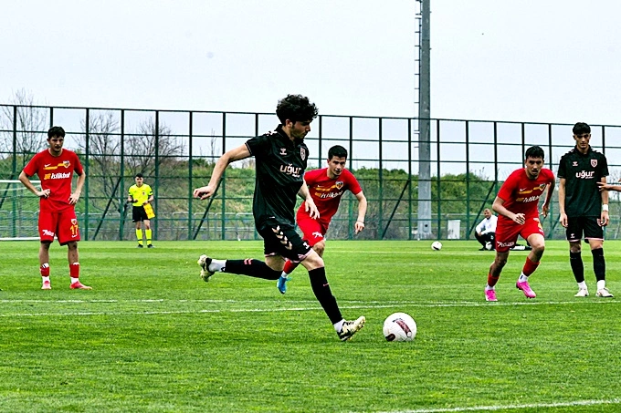 Samsunspor U19'dan Farklı Galibiyet: 4-0 - Resim 10