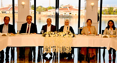 Çorum'a atanan Vali Dağlı'ya veda yemeği