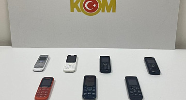 Samsun'da Gümrük Kaçağı Cep Telefonları Ele Geçirildi