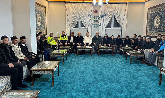 Havza Kaymakamı Ayvat Genç Hafız Adayları İle İftar Yaptı