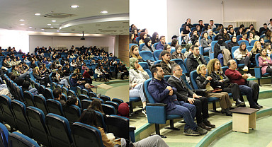 Sağlık Bilimleri Fakültesi Öğrencilerine Kütüphane Kullanıcı Eğitimi Desteği