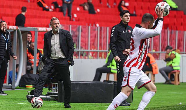 TEKNİK DİREKTÖR THORSTEN FİNK: LİGDEKİ İLK 5 HEDEFİ GERÇEKÇİ DEĞİL