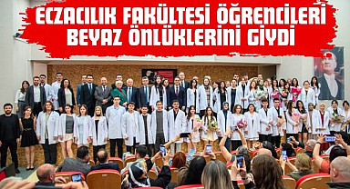 Eczacılık Fakültesi öğrencileri beyaz önlüklerini giydi