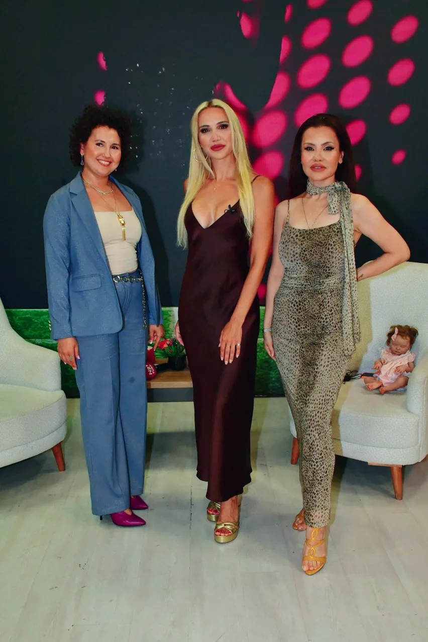 Lara ve Oksana Göçmen’den Duygulandıran Buluşma Lara ve Oksana Göçmen’den Duygulandıran Buluşma