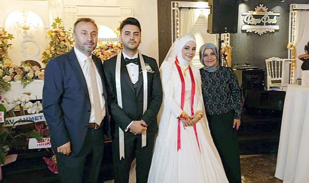 Betül Köroğlu ve Mansur Taşar muhteşem bir düğün ile evlendi