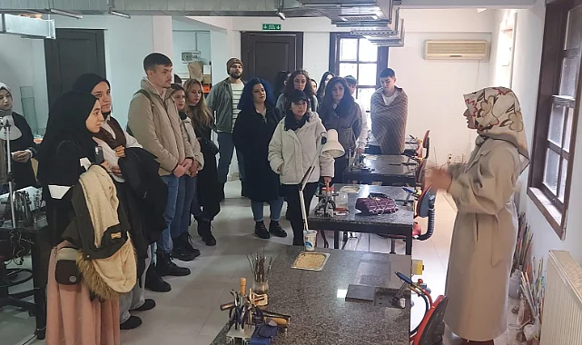 Seramik ve Cam Bölümü Öğrencilerinden Akademik Etkinlik